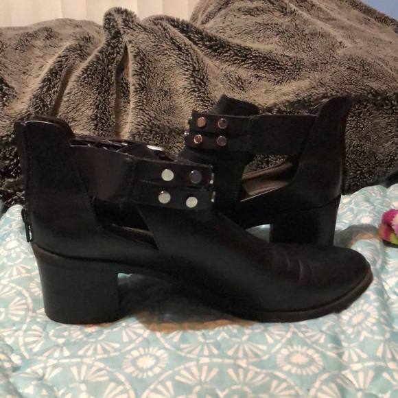 Black Leather booties with Studded belt - Picture 2 of 3